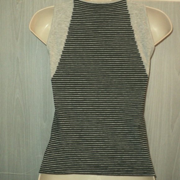 Essendi Tank Top Size M Black & Gray Scooped Neckline Stretchy Knit Stripes - Picture 2 of 3